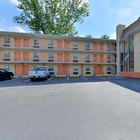 Americas Best Value Inn Media Philadelphia Exterior photo
